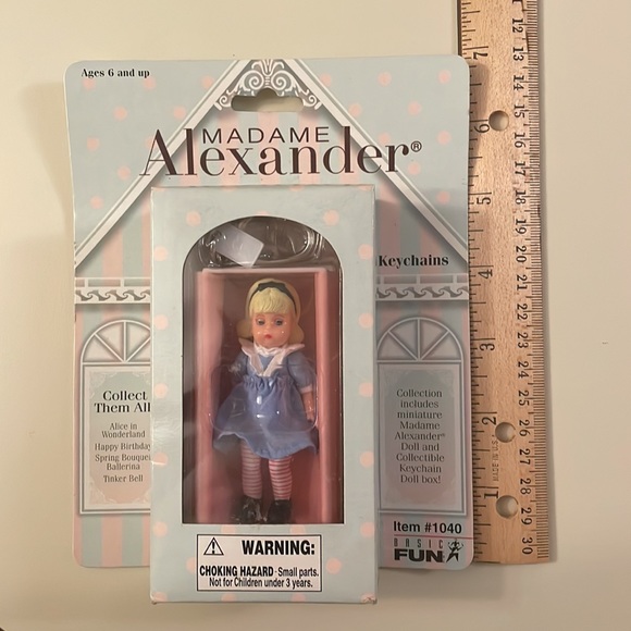 Madame Alexander Keychain Doll (Alice in Wonderland) - Picture 6 of 6